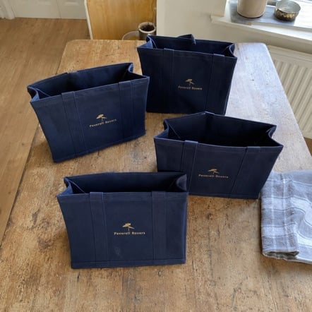 Embroidered banker bags as closing gifts